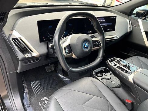 Used 2025 BMW iX xDrive50 AWD/4WD image 18