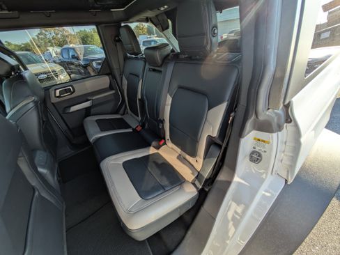 Used 2022 Ford Bronco Wildtrak image 13