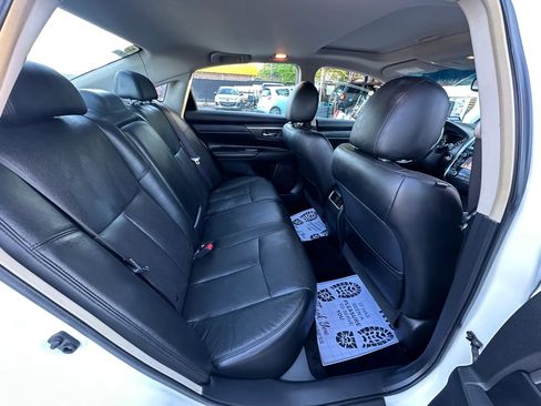 Used 2013 Nissan Altima 2.5 SL w/ Technology Pkg image 16