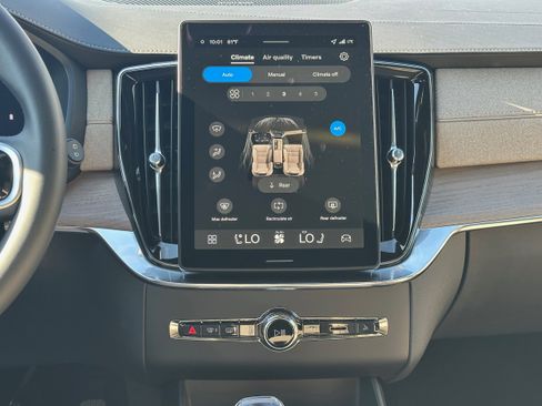 Used 2026 Volvo XC90 B6 Plus w/ Protection Package Premier image 13