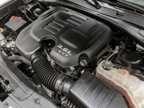 Used 2023 Dodge Charger SXT RWD image 4