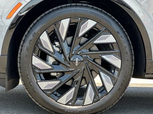New 2026 Lincoln Nautilus Reserve w/ Jet Appearance Package AWD/4WD image 25