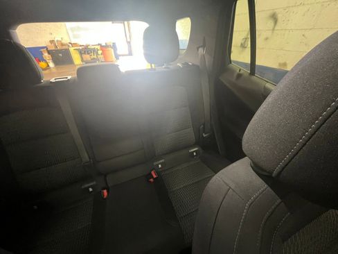 Used 2025 Chevrolet Equinox LT image 32