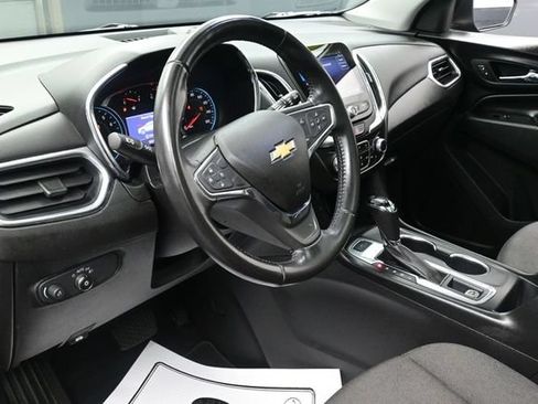 Used 2019 Chevrolet Equinox LT w/ Sun & Navigation Package AWD/4WD image 8