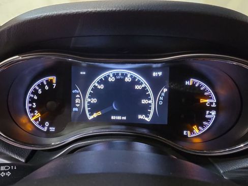 Used 2021 Jeep Grand Cherokee Laredo AWD/4WD image 10