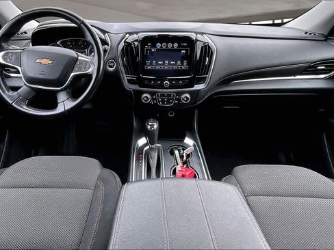 Used 2019 Chevrolet Traverse LT image 17