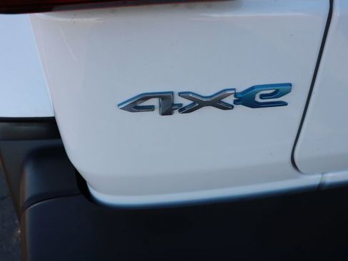 Used 2024 Jeep Wrangler Sahara image 8