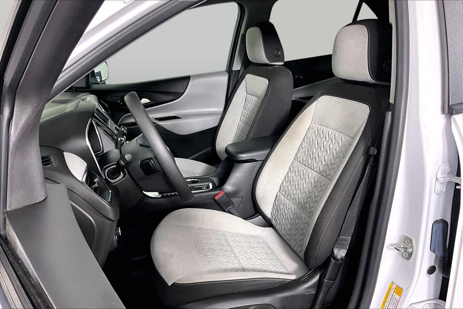 Used 2023 Chevrolet Equinox LS w/ LS Convenience Package FWD image 8