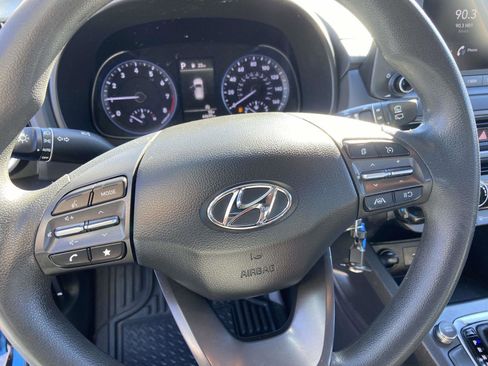 Used 2023 Hyundai Kona SE image 12