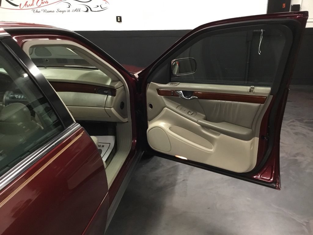 Used 2000 Cadillac De Ville DHS w/ Safety/Security Pkg FWD image 91