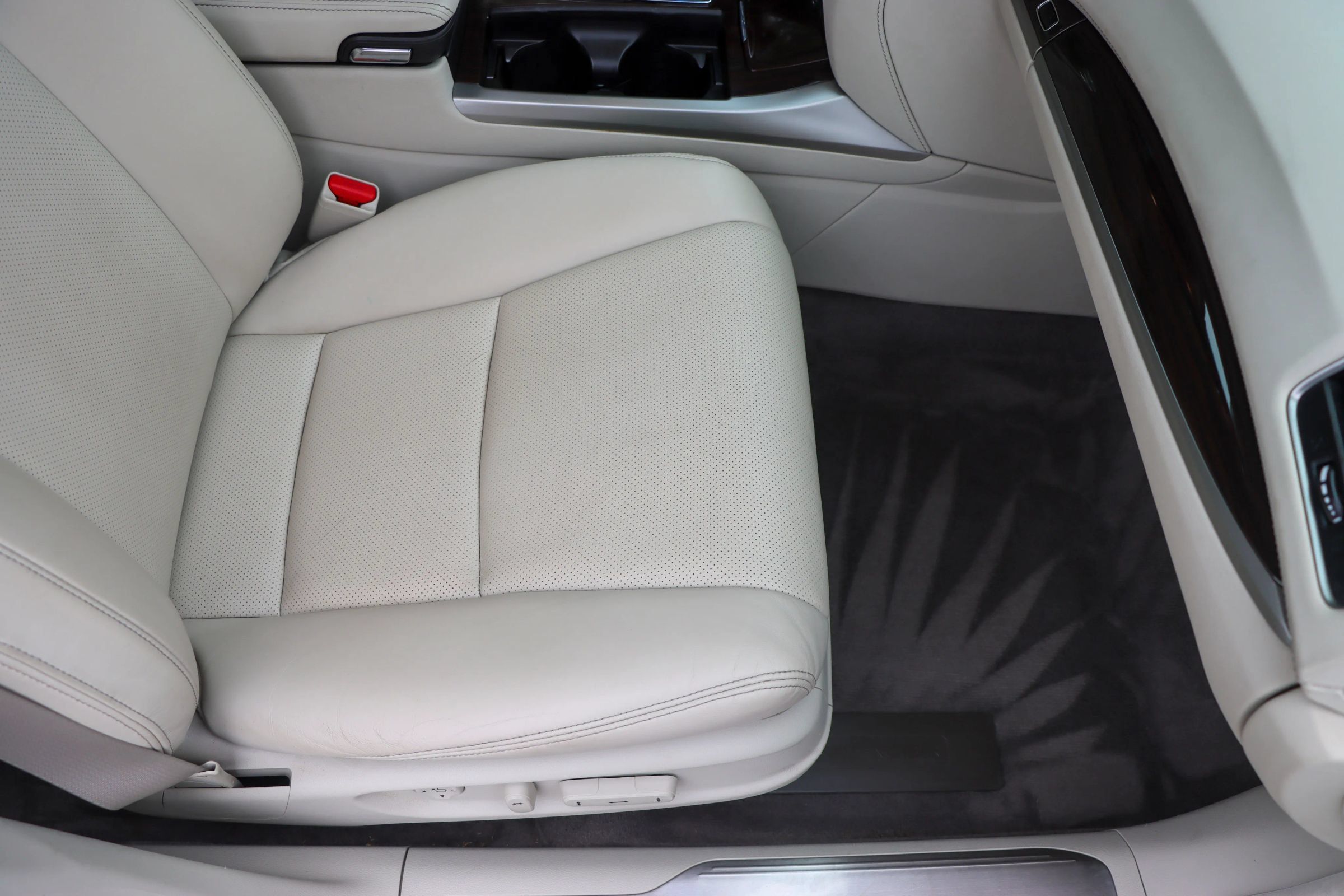 Used 2017 Acura RLX w/ Technology Package FWD image 22