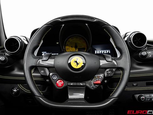 Used 2022 Ferrari F8 Tributo image 32