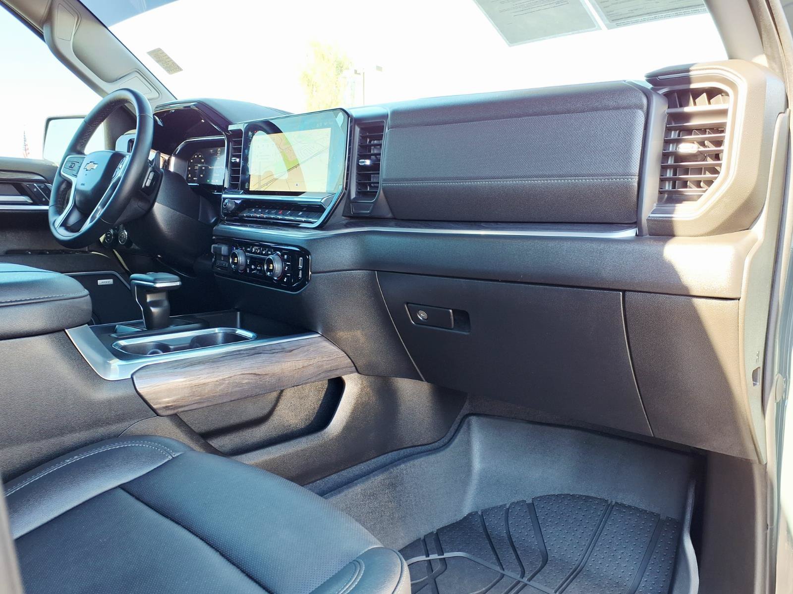 Used 2026 Chevrolet Silverado 1500 LTZ AWD/4WD image 9