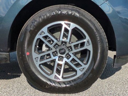 New 2026 Ford Expedition Active image 11