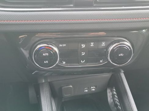 Used 2025 Chevrolet TrailBlazer RS w/ Convenience Package FWD image 22