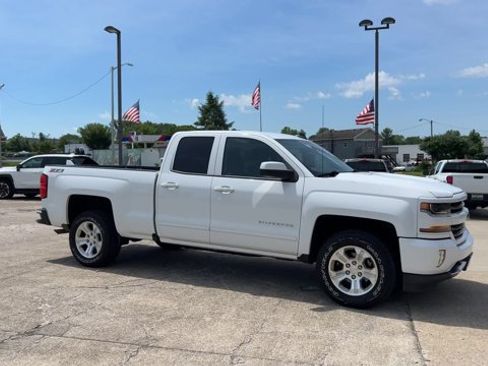 Used 2017 Chevrolet Silverado 1500 LT w/ All Star Edition AWD/4WD image 2