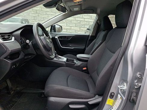 Certified 2021 Toyota RAV4 LE AWD/4WD image 13