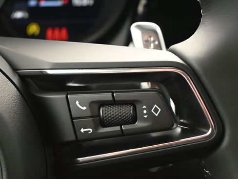 Certified 2026 Porsche Macan AWD/4WD image 21