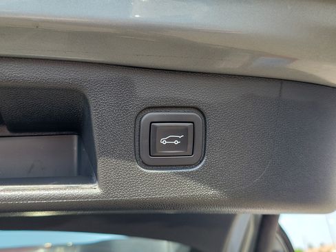 Used 2024 Chevrolet Blazer EV LT AWD/4WD image 19