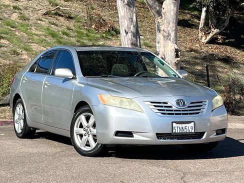 Used 2007 Toyota Camry LE image 1