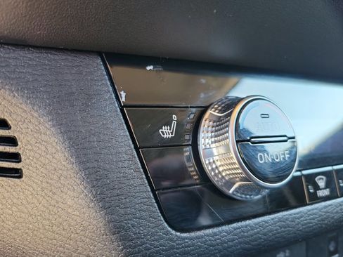 Used 2024 Mitsubishi Outlander SE image 14