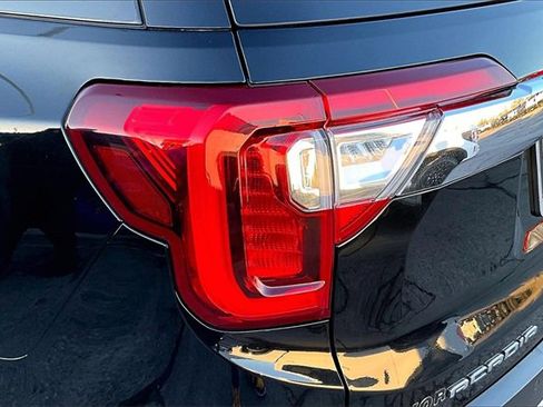 Used 2023 GMC Acadia SLE w/ Driver Convenience Package image 23