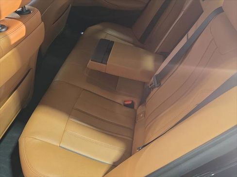 Used 2018 BMW 530i image 13