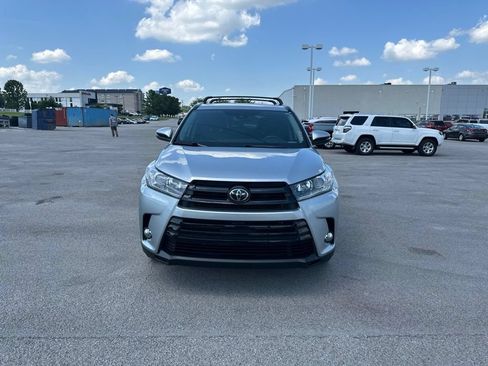 Used 2018 Toyota Highlander SE AWD/4WD image 2