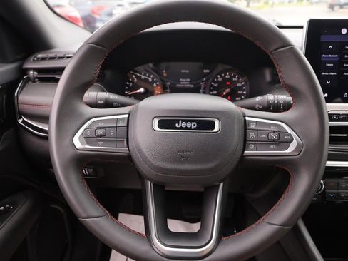 Used 2024 Jeep Compass Trailhawk AWD/4WD image 10