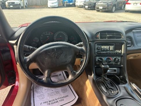 Used 1998 Chevrolet Corvette Convertible w/ Performance Handling Pkg image 23