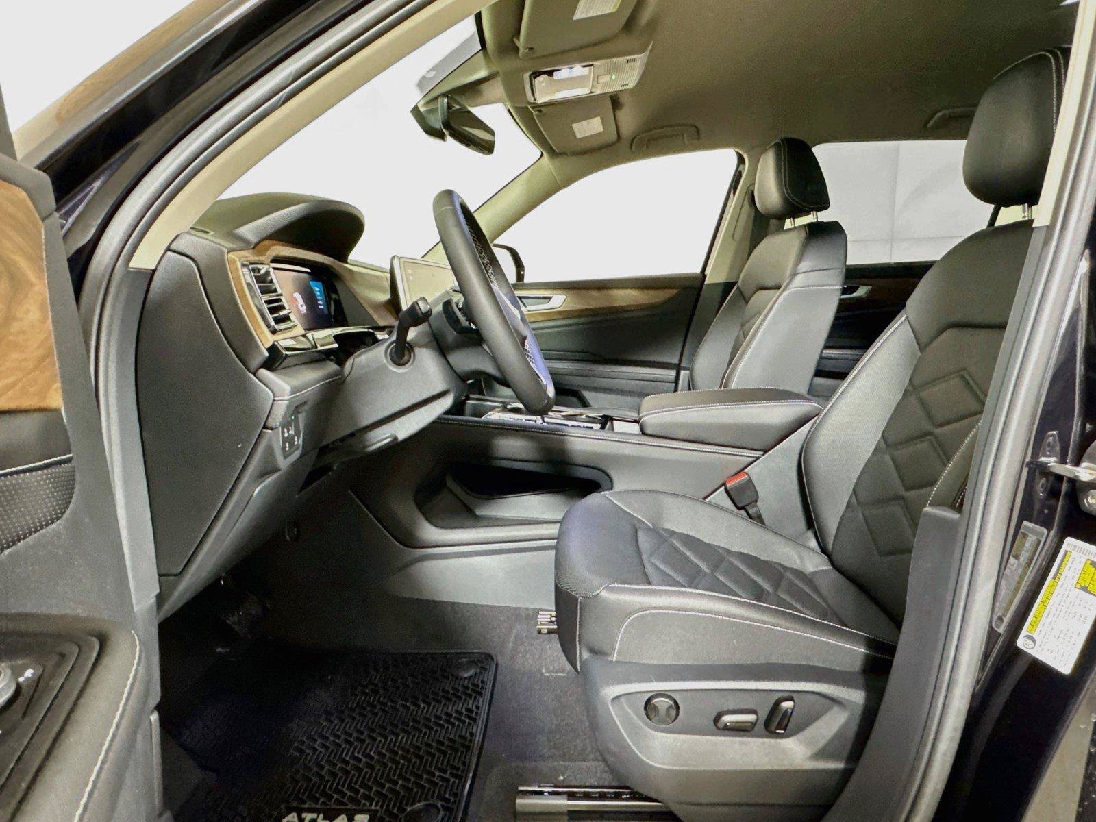 New 2026 Volkswagen Atlas SE FWD image 12