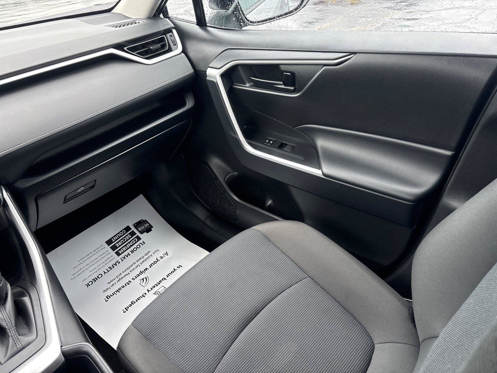 Used 2025 Toyota RAV4 LE FWD image 17