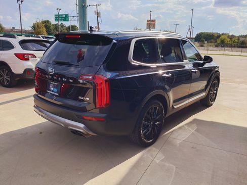 Used 2021 Kia Telluride SX w/ SX Prestige Package AWD/4WD image 3