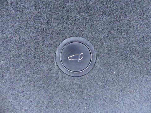 Used 2022 Tesla Model S AWD/4WD image 28