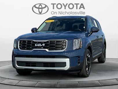 Used 2024 Kia Telluride S w/ S Sunroof Package