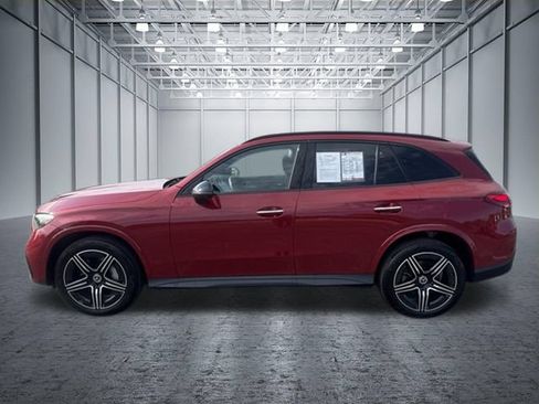 Used 2025 Mercedes-Benz GLC 300 image 2