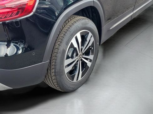 Certified 2025 Mercedes-Benz GLB 250 image 6