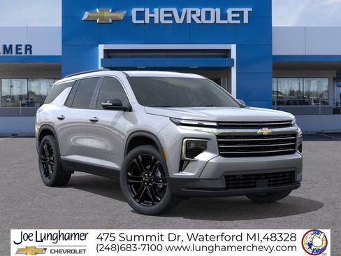 New 2027 Chevrolet Traverse LT w/ Driver Confidence Package FWD image 8