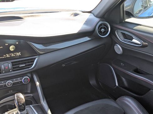 Used 2018 Alfa Romeo Giulia Quadrifoglio w/ Driver Assist Dynamic Package image 4