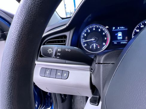 Used 2020 Hyundai Elantra SE FWD image 18