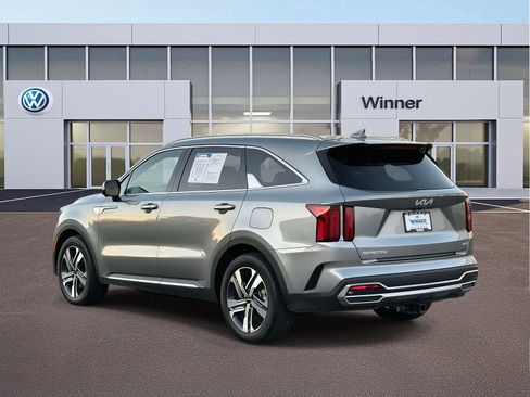 Used 2024 Kia Sorento SX Prestige image 3