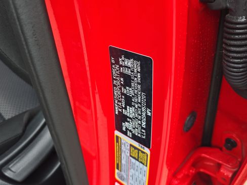 Used 2025 Kia Soul LX FWD image 31