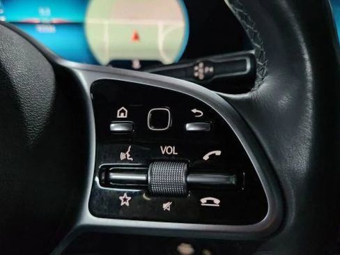 Used 2020 Mercedes-Benz GLE 350 GLE 350 4MATIC Sport Utility 4 w/ Premium Package image 31