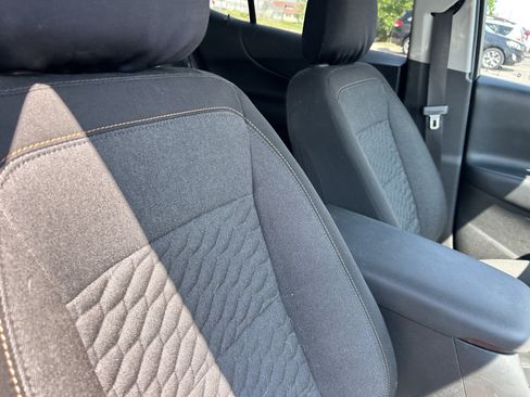 Used 2018 Chevrolet Equinox LT FWD image 13