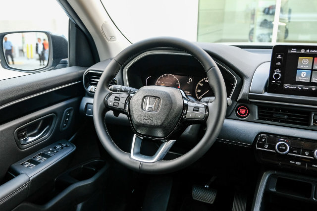 New 2025 Honda Pilot Touring image 19