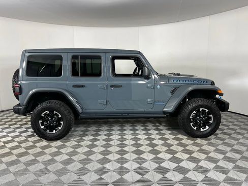 Used 2024 Jeep Wrangler Unlimited Rubicon 4xe image 3