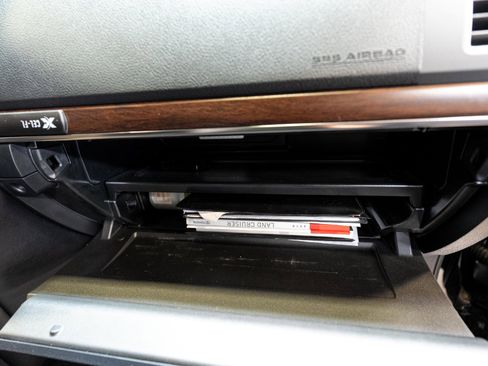 Used 2019 Toyota Land Cruiser image 92