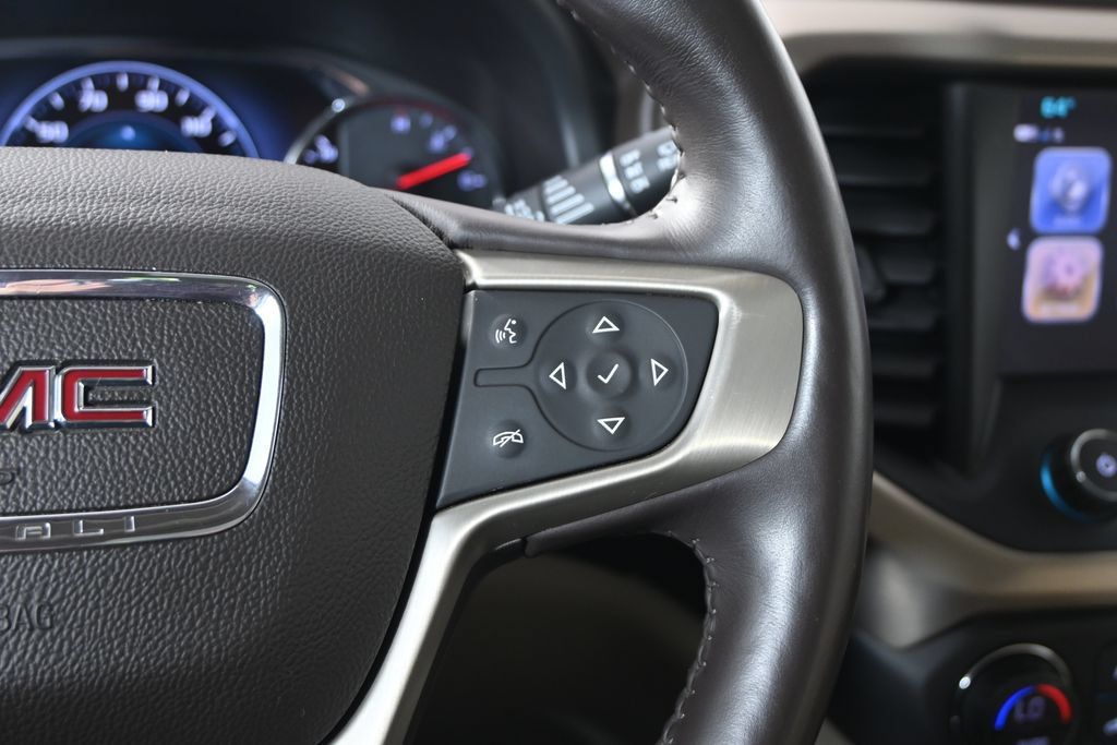 Used 2018 GMC Acadia Denali w/ Technology Package AWD/4WD image 40