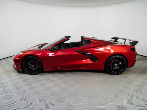 Used 2023 Chevrolet Corvette Stingray Preferred Cpe w/ Z51 Performance Package RWD image 2