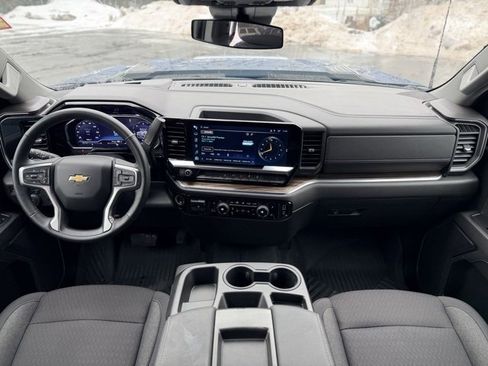 Used 2024 Chevrolet Silverado 2500 LT w/ Convenience Package image 21